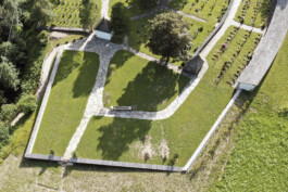 Friedhof St.Ulrich - Cimitero Ortisei Neuer Gärkeller Kellerei Elena Walch