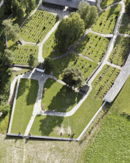 Friedhof St.Ulrich - Cimitero Ortisei Neuer Gärkeller Kellerei Elena Walch